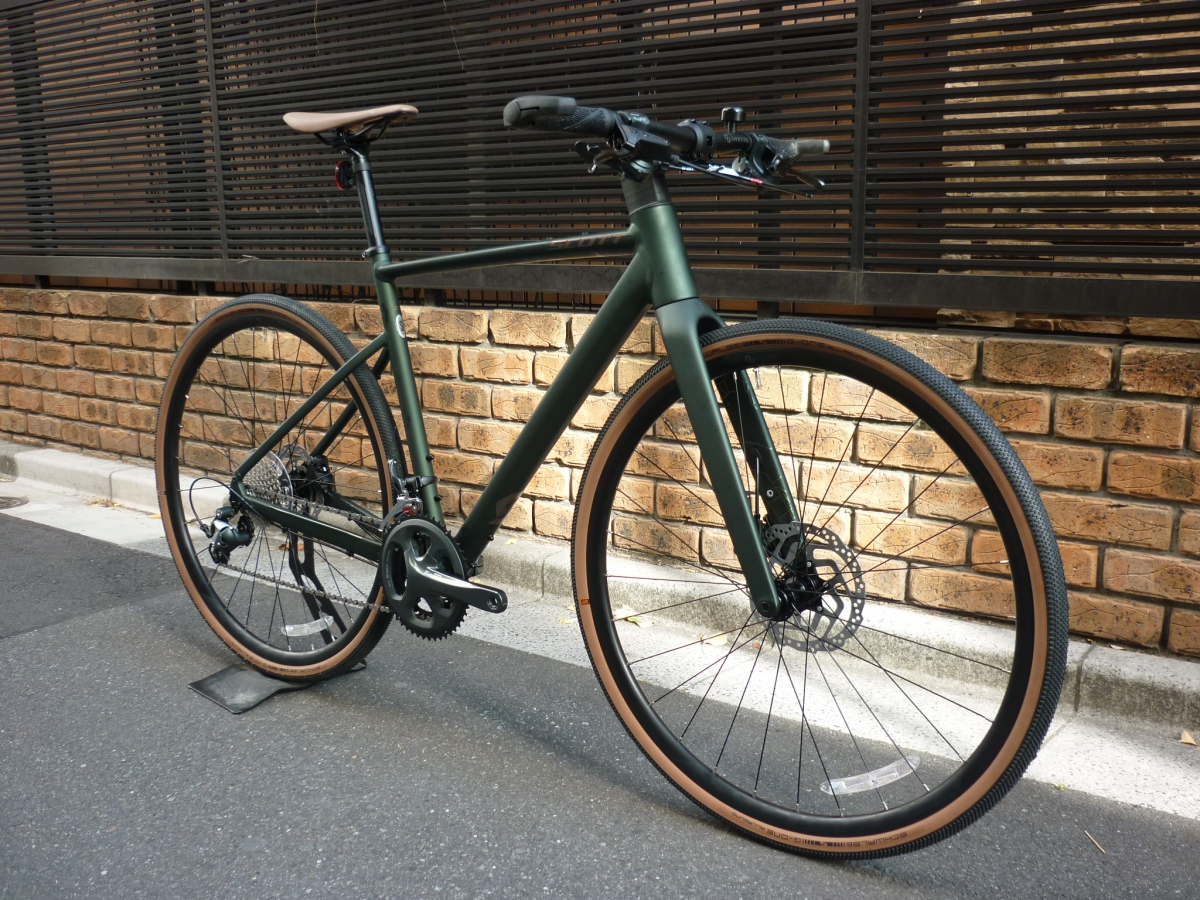 SCOTT】ケーブル内装式フラットバーロード「METRIX 20」走破性の高さが