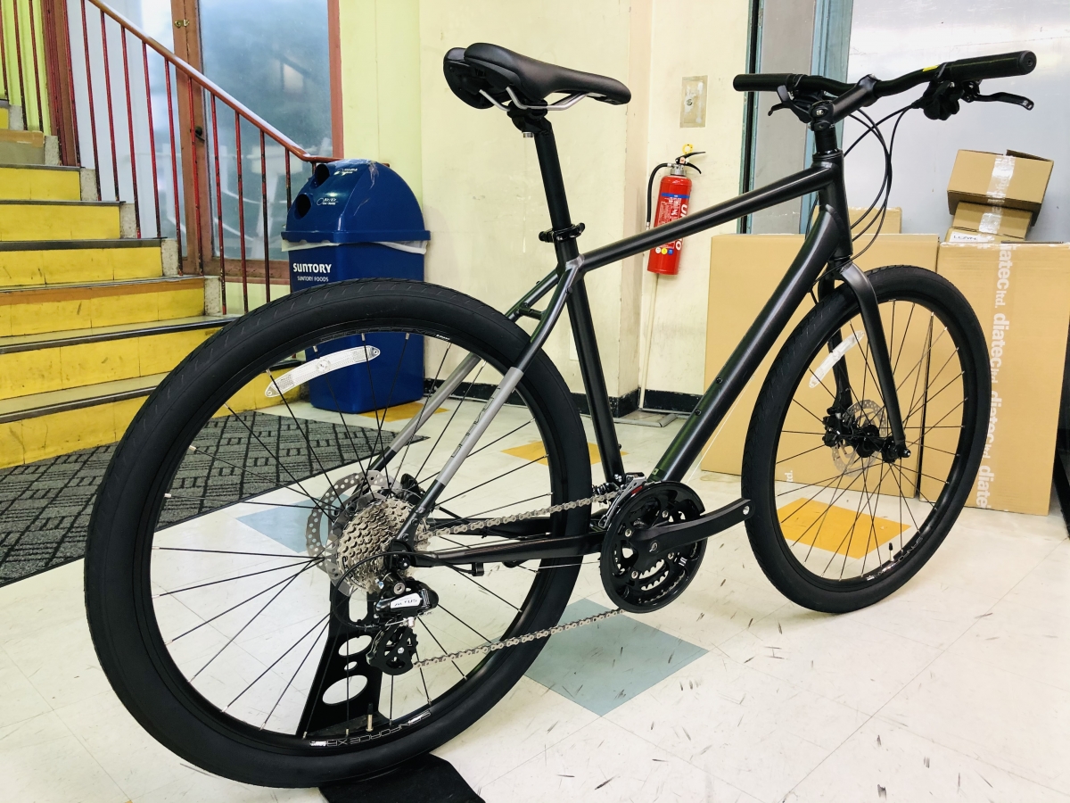 2021NEW！】即納可！極太タイヤで快適性抜群のクロスバイク「GIANT