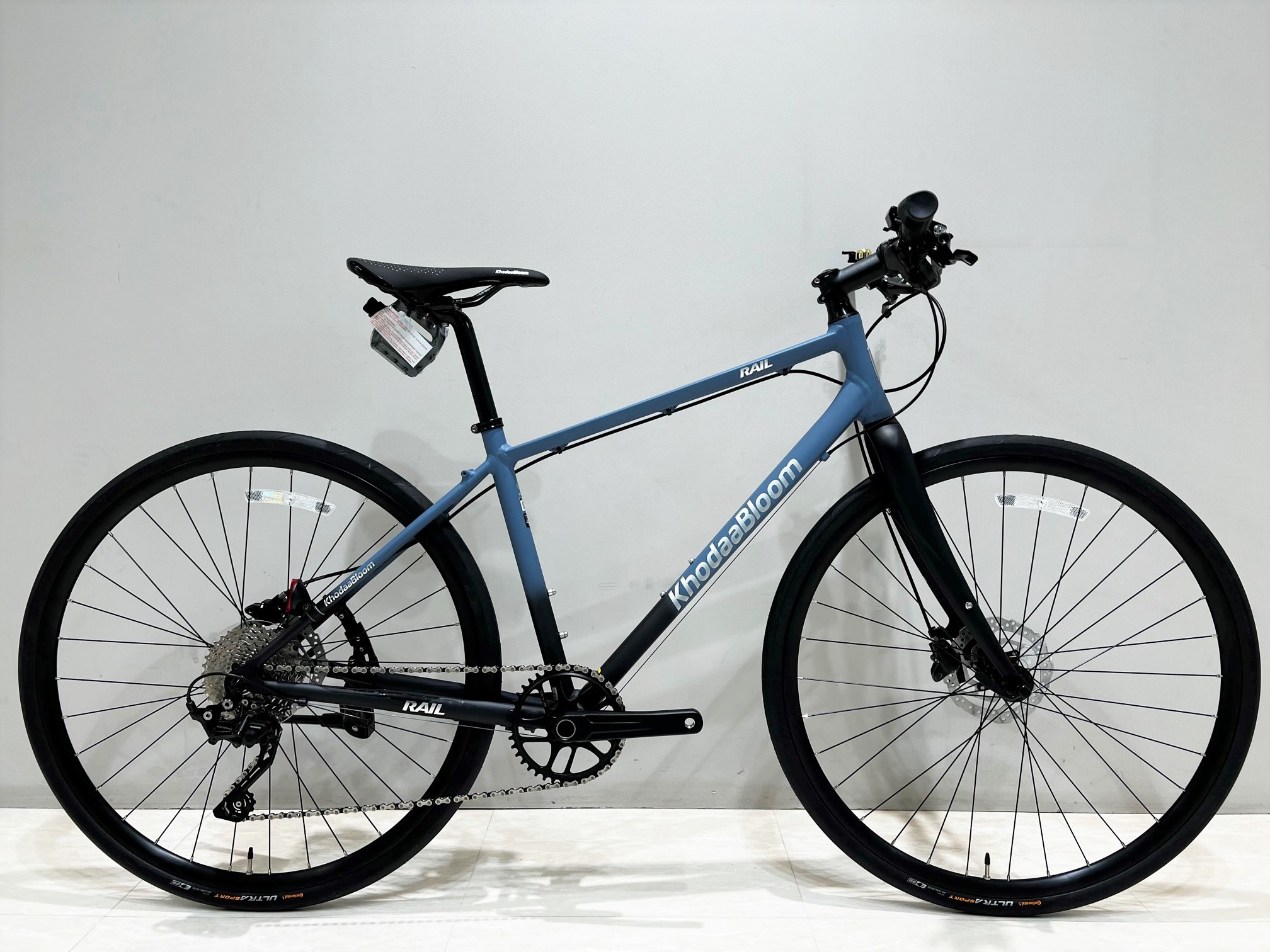 フラグシップクロスバイク】9kg台の軽量クロスバイク！カーボン