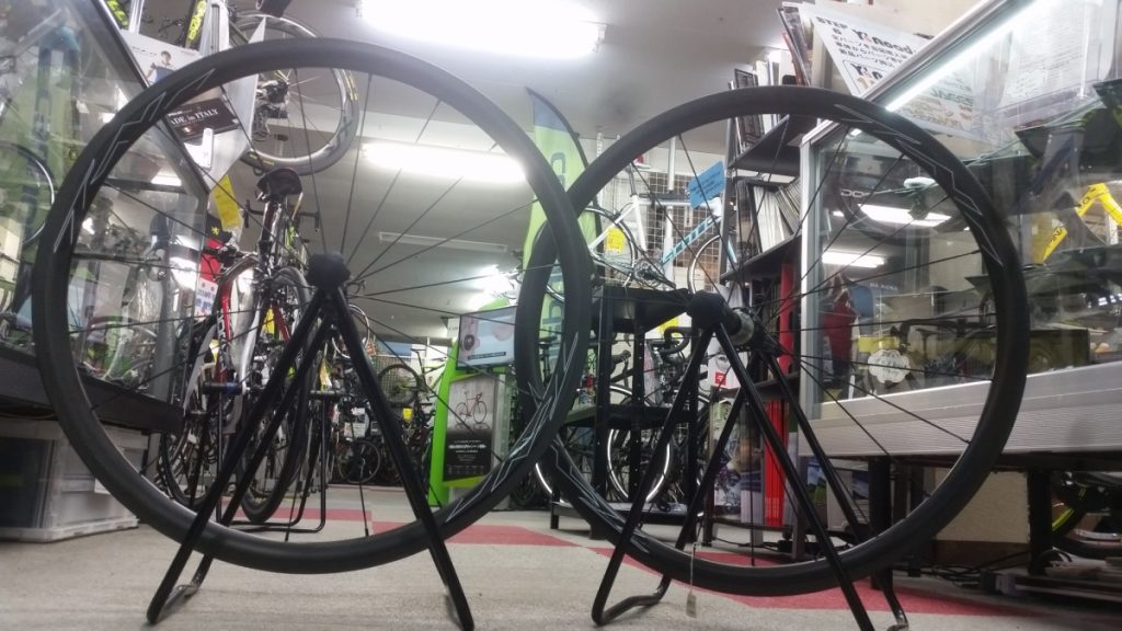 府中×特価】TNI DRAGON 35 フルカーボンチューブラーホイールが10万円