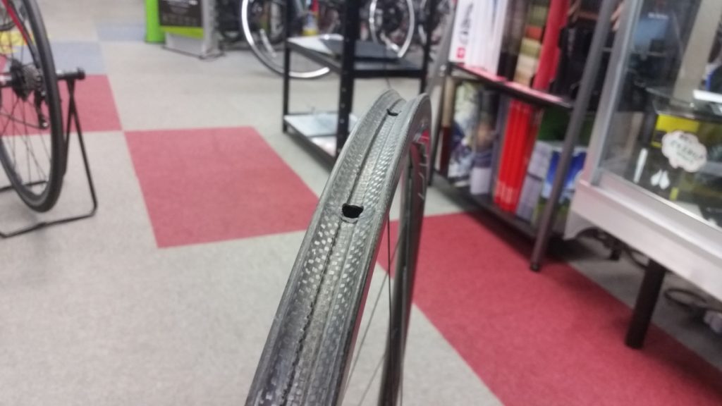 府中×特価】TNI DRAGON 35 フルカーボンチューブラーホイールが10万円