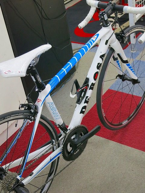 府中×ロードバイク】DE ROSA AVANT ホワイトカラーに爽やかなスカイ