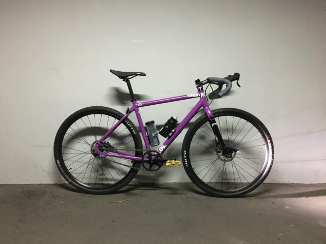 Staff Bike】グラベルロードをカスタマイズ！超ニッチなハンドルを