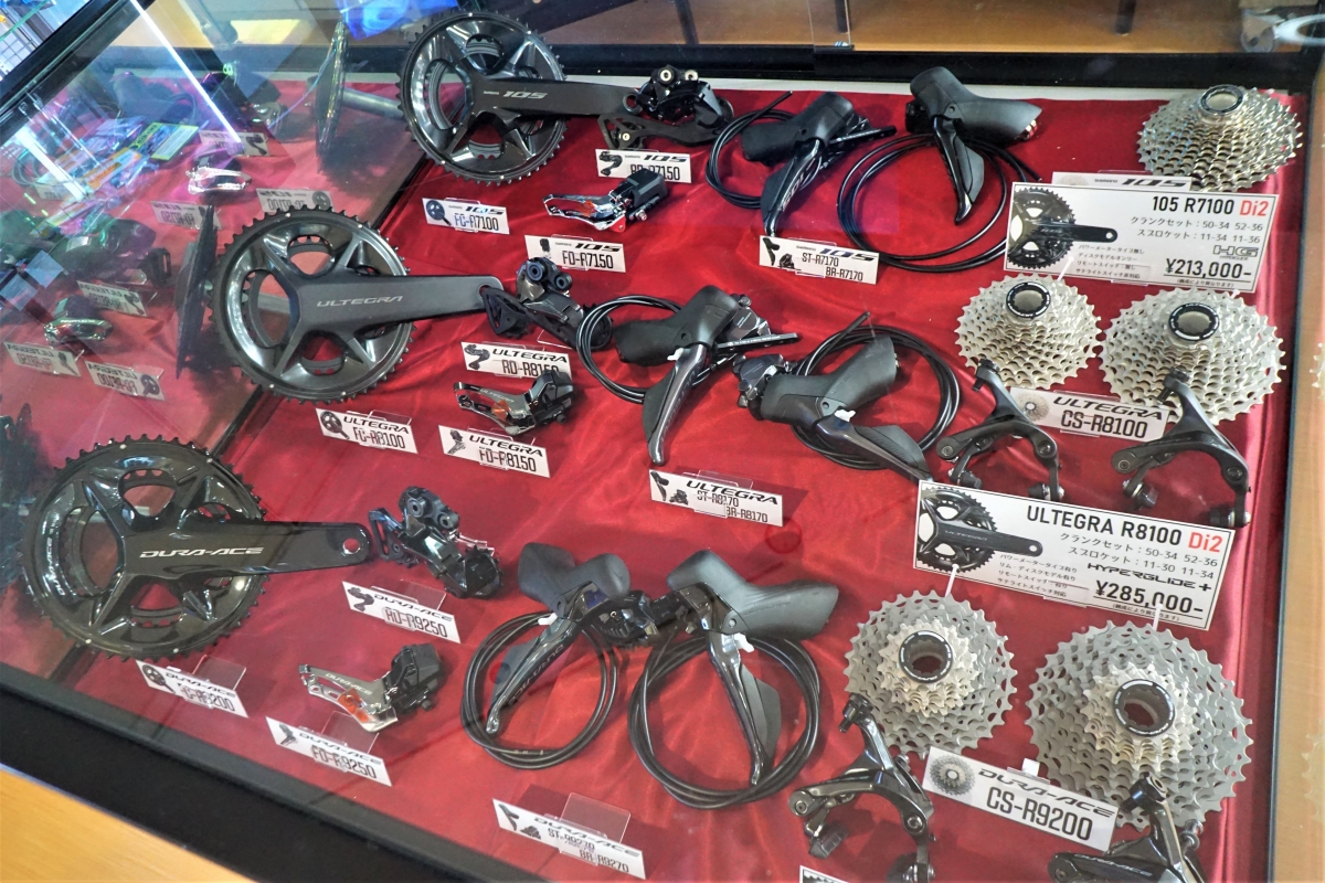 超壮観！SHIMANO Di2 コンポーネントを全て揃えた大規模展示スタート
