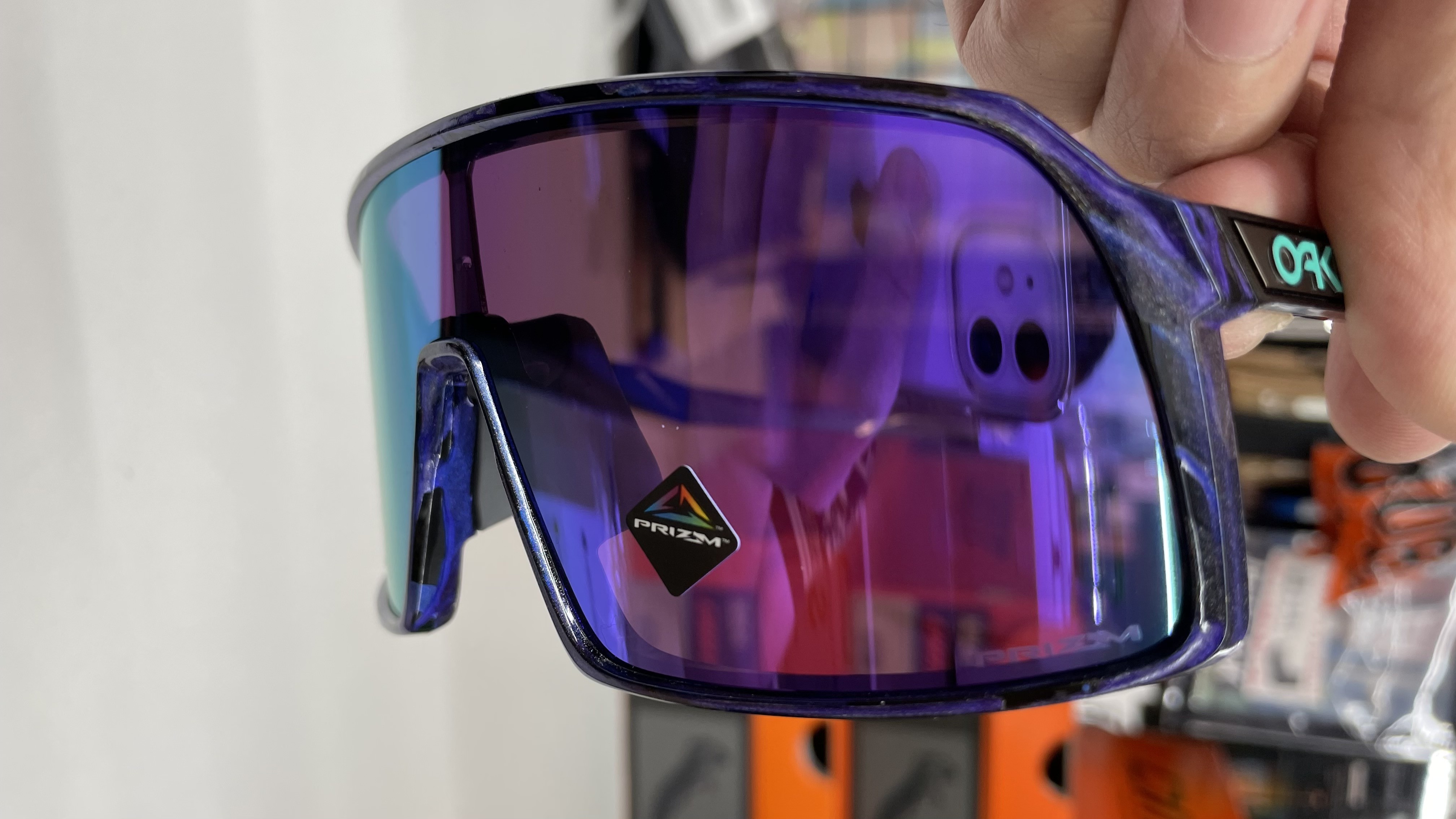 OAKLEY】新色”SPIN SHIFT”登場！こ、これは…美しい！【SUTRO