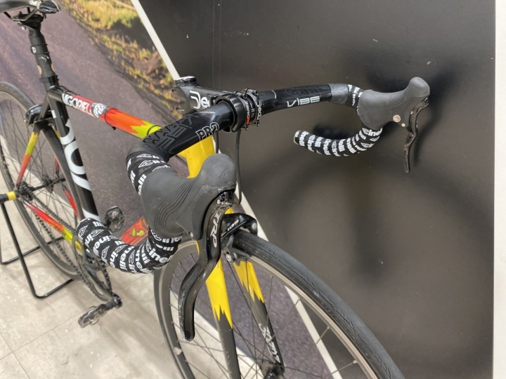 お客様の1台】SHIMANO PROの新作ハンドルを早速インストールして