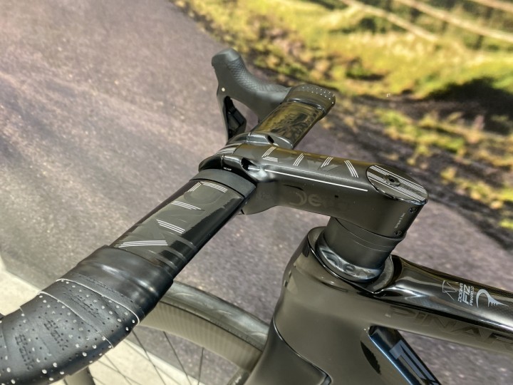 DEDA】ケーブルフル内装も可能！VINCIハンドル、ステムが入荷です