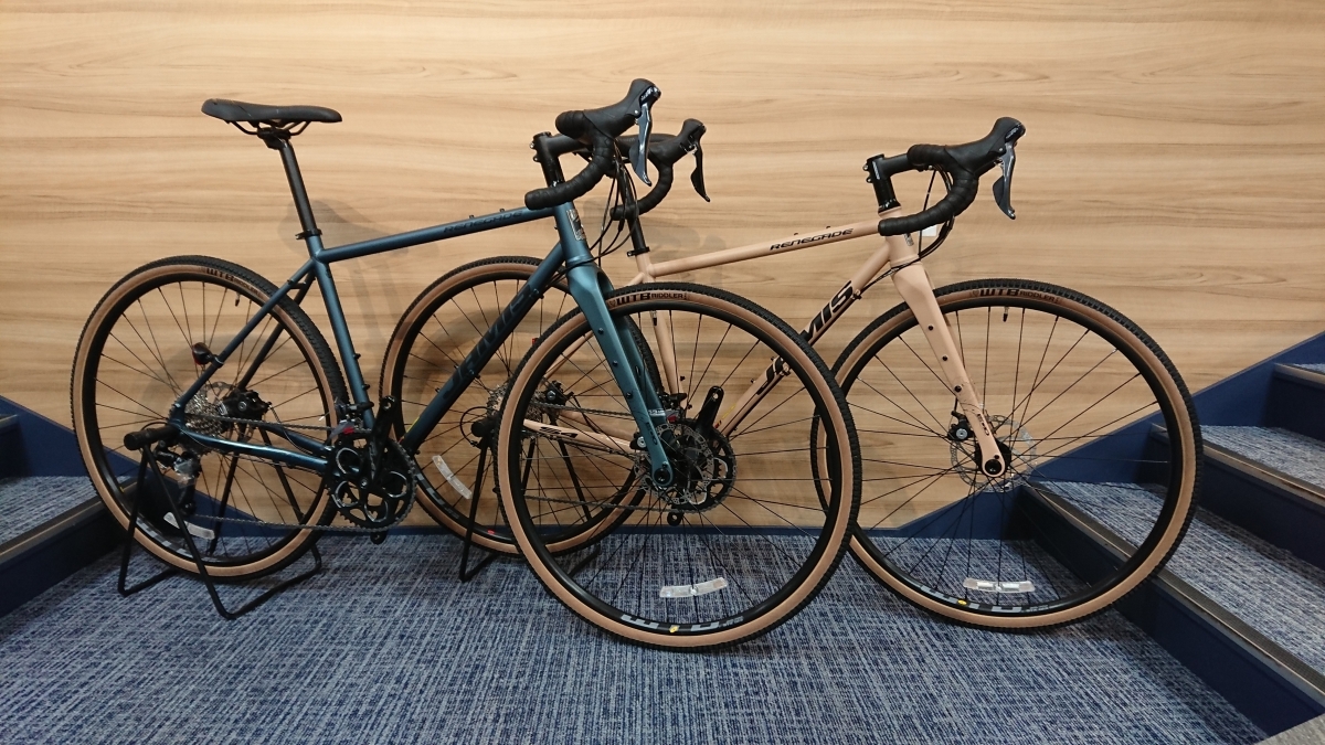 グラベル紹介】JAMIS レネゲードS4、落ち着いたカラーがあります