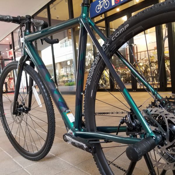 CANNONDALE】SuperXのDNAを受け継ぐ軽量アルミのシクロクロス【CAADX 2