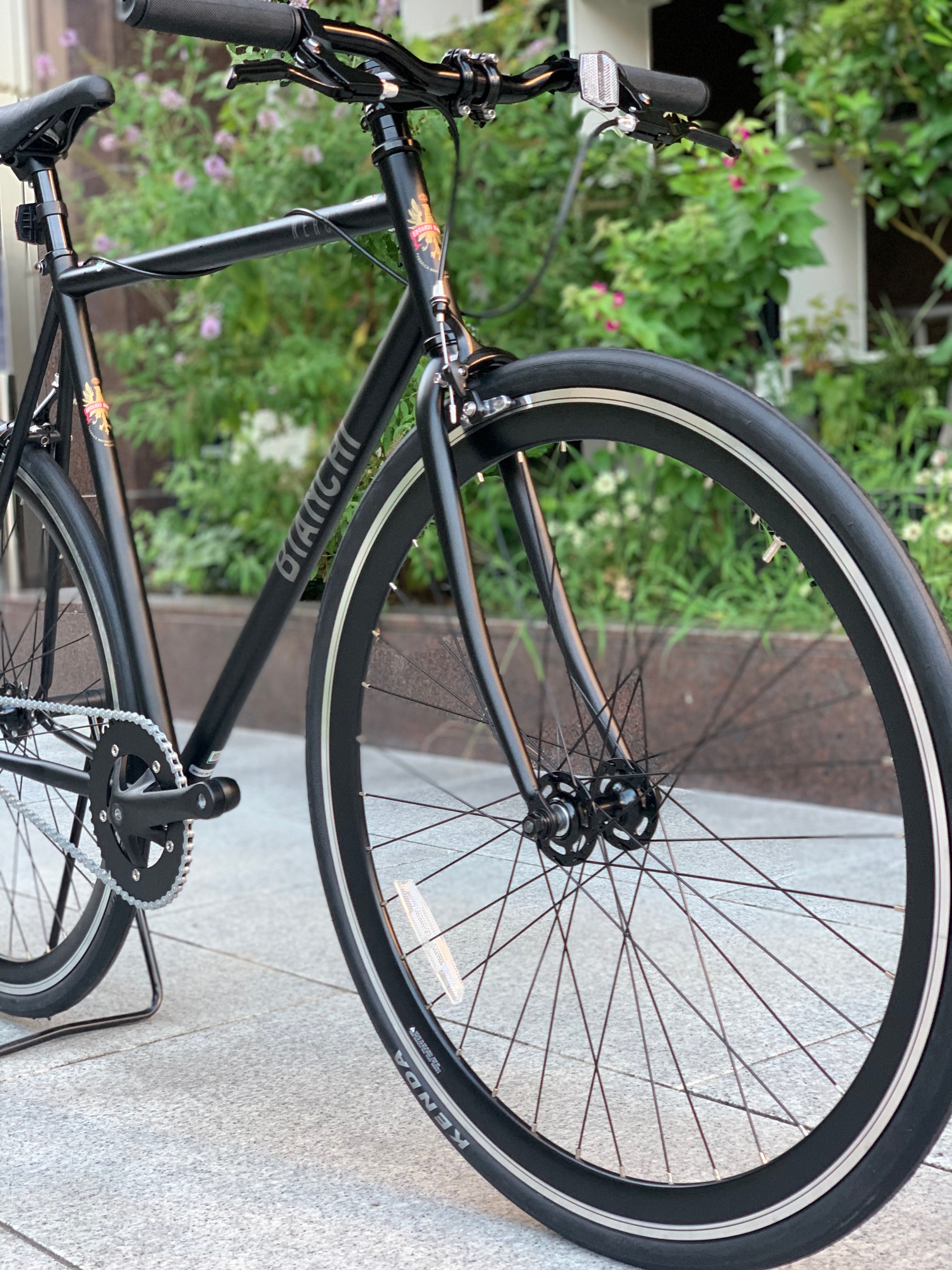 スタイリッシュに街を駆け抜ける数量限定販売のBIANCHI PISTA