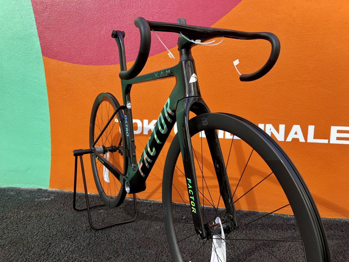 特別価格のFACTOR OSTRO VAMも残りワンセットになりました！お早めに