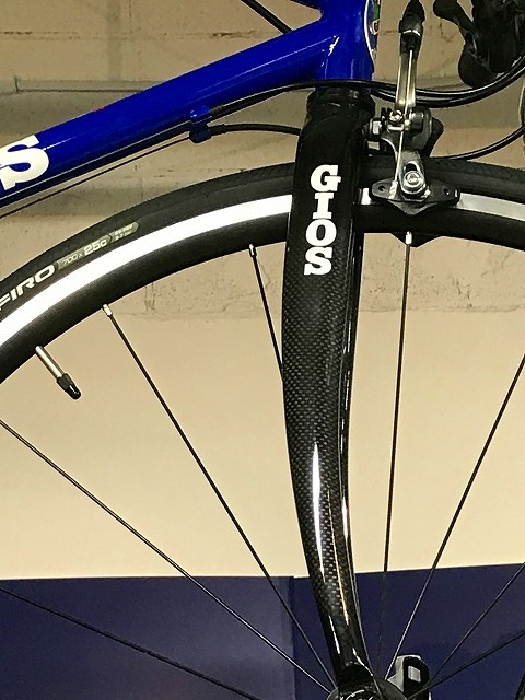 カーボンフロントフォークはやっぱり快適！ | 新宿で自転車をお探し