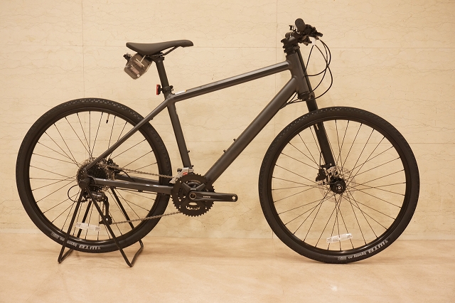CANNONDALE】ライト内蔵のクロスバイク BADBOY 2 | 新宿で自転車をお