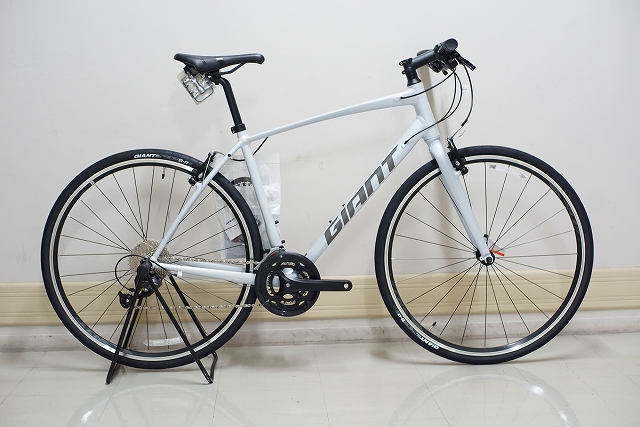 GIANT】ESCAPE RX3 ホワイトカラー入荷しました！ | 新宿で自転車をお