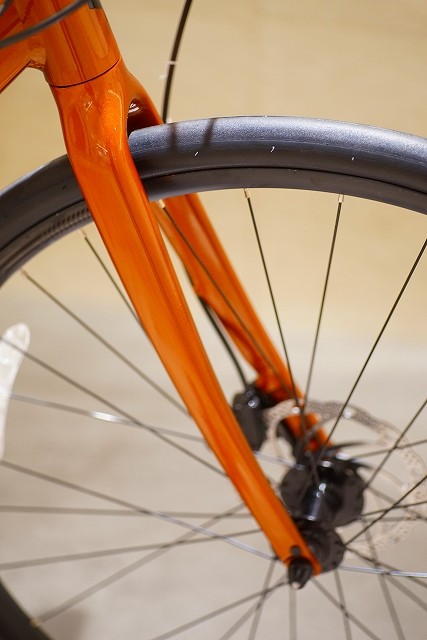 GIANT】渋いカラーのハイグレードクロスバイク ESCAPE RX2 DISC | 新宿