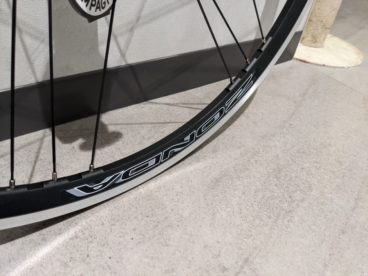 ホイールのアップグレードに最適なホイールです。【カンパニョーロ