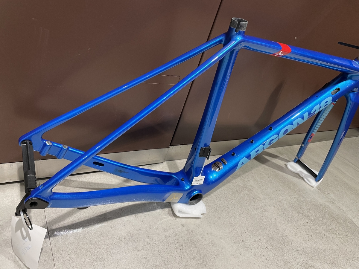 ARGON18】ヒルクライムも楽にこなせるDISCロードのF/S在庫あります