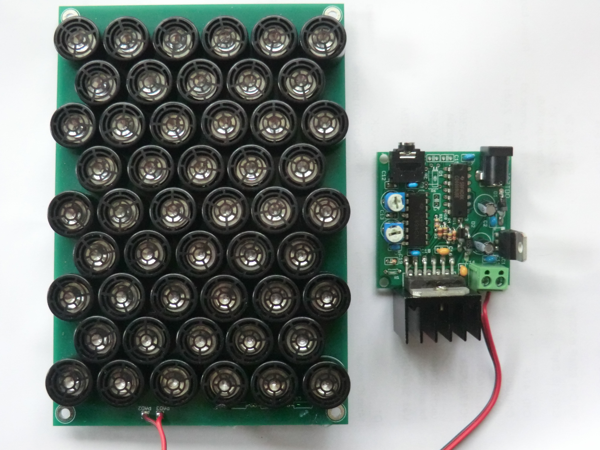 パラメトリックスピーカー 超指向性スピーカー パラメトリック