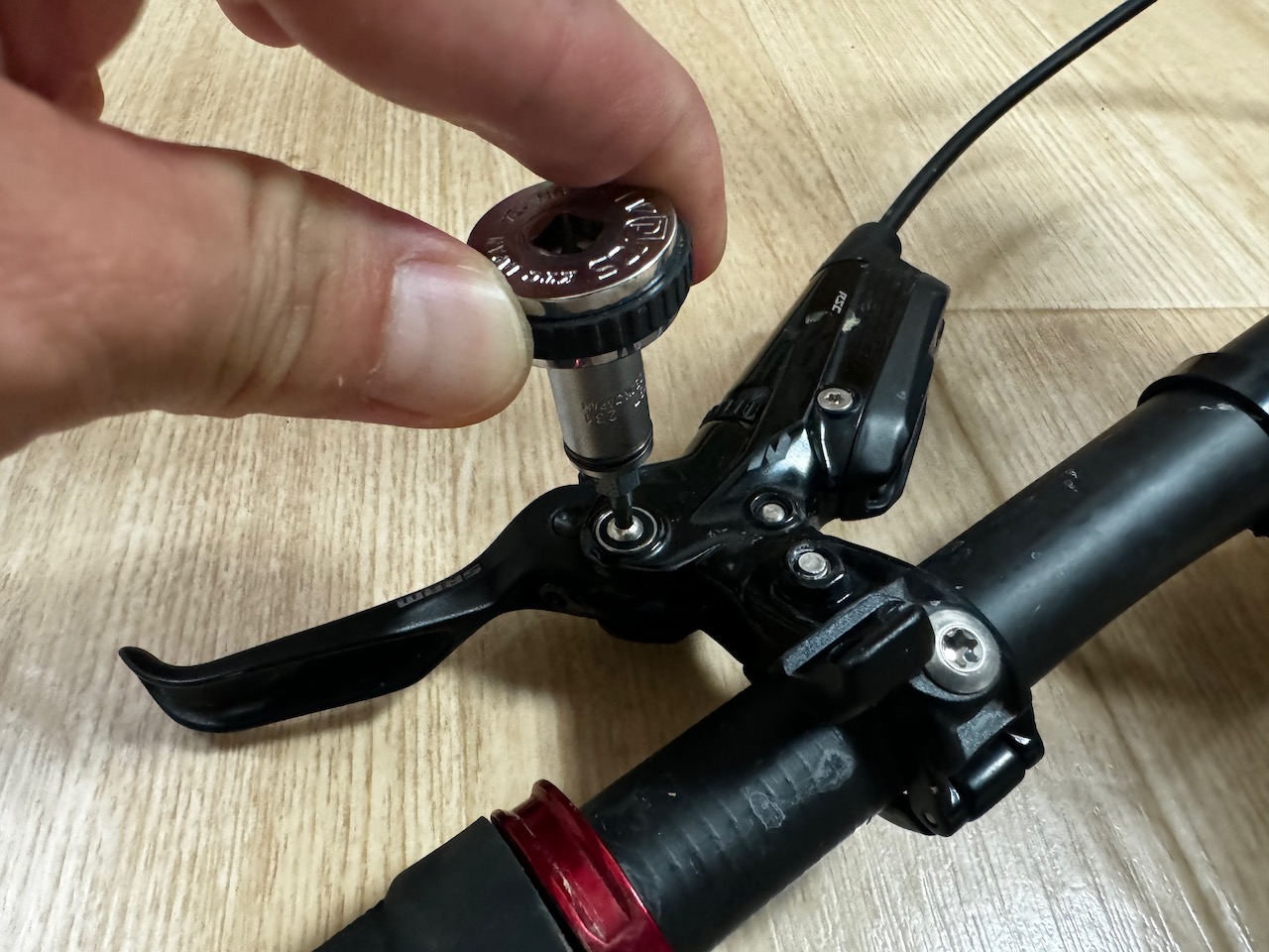 MTBトラブル事例集】Sram Codeブレーキレバービス脱落 - 48rider.com