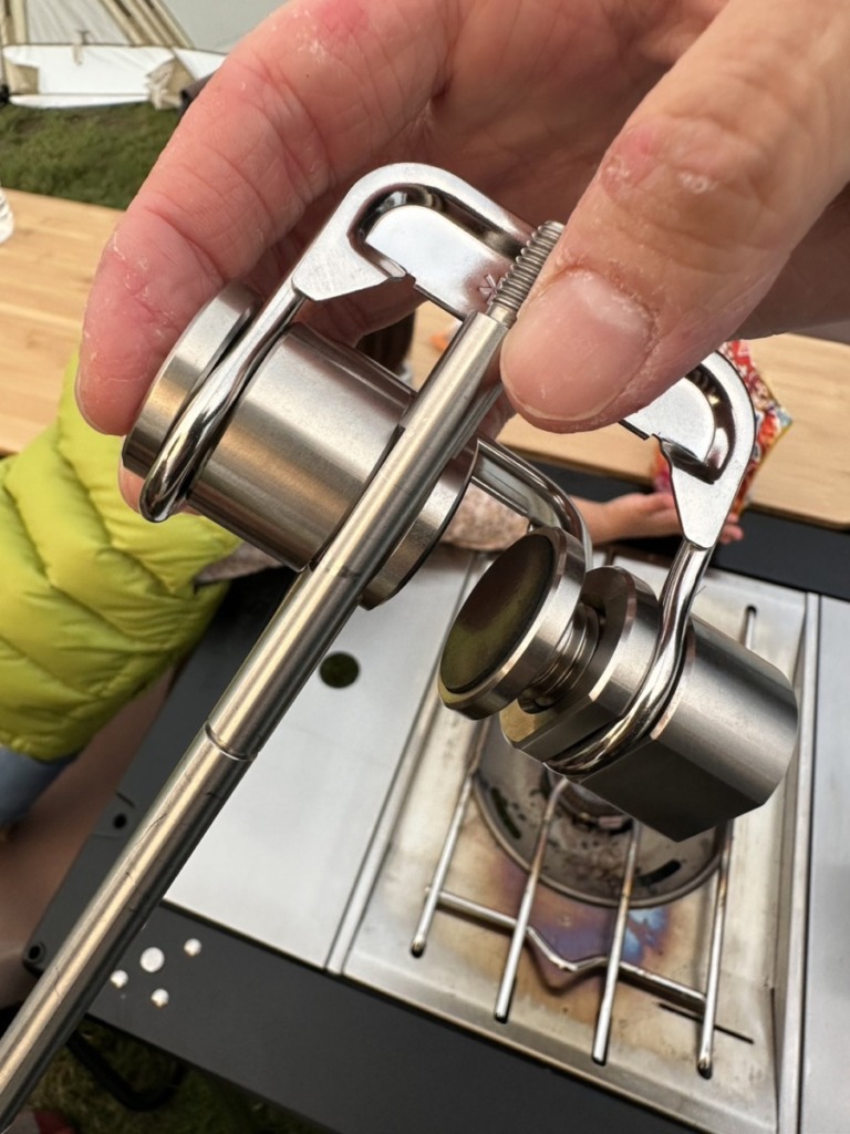 テーブルアーキテクトのランタンハンガーを簡単に外す方法