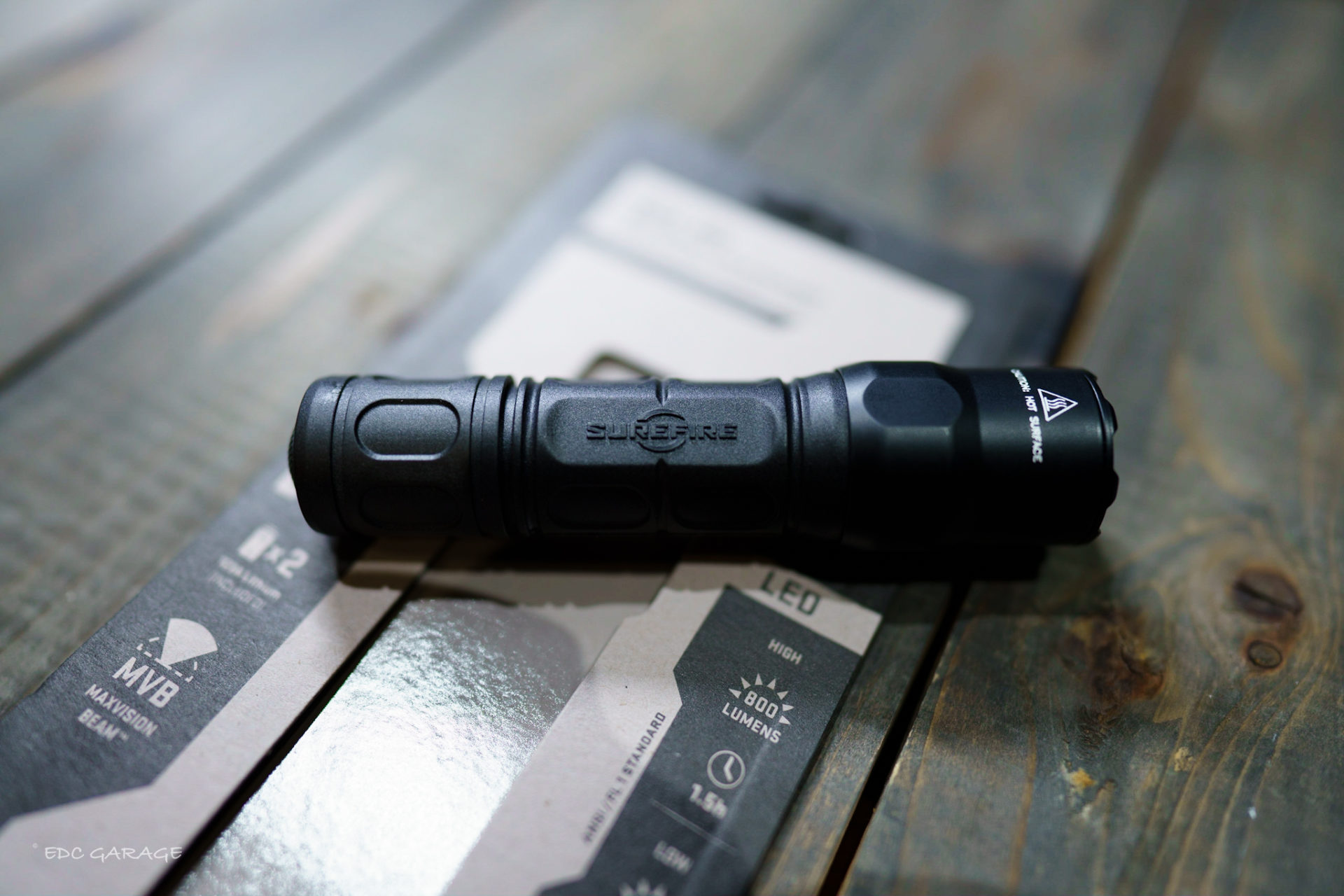 レビュー】800ルーメンの制圧用フラッシュライト SureFire G2X