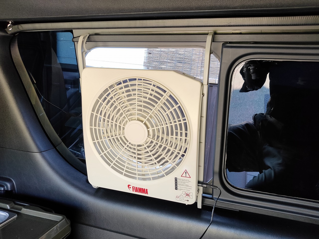 収納場所 追記】ハイエース夏対策！ 換気扇 FIAMMAターボキット 良い