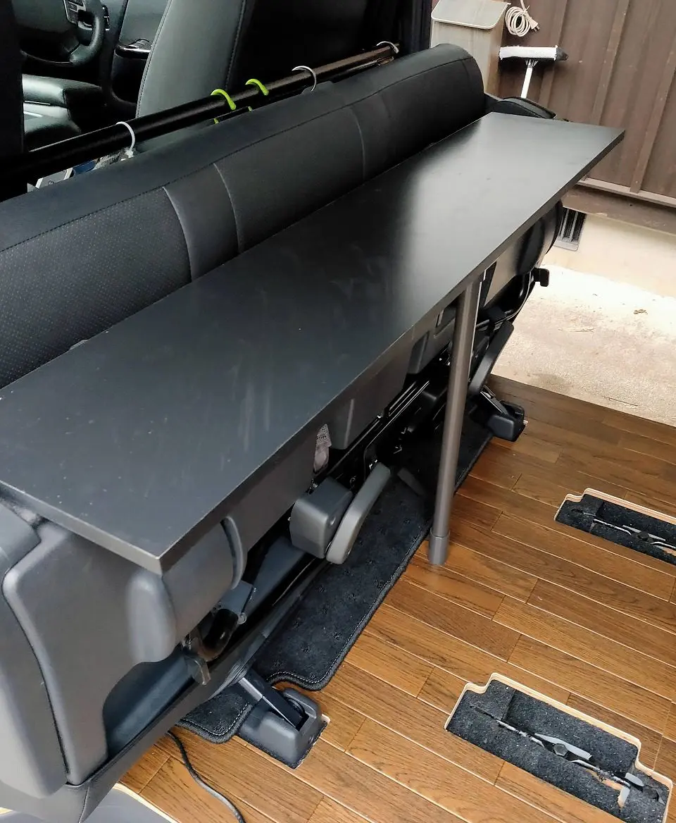 ハイエース セカンドシート 自作テーブル（改良版） - 55HIACE くるま