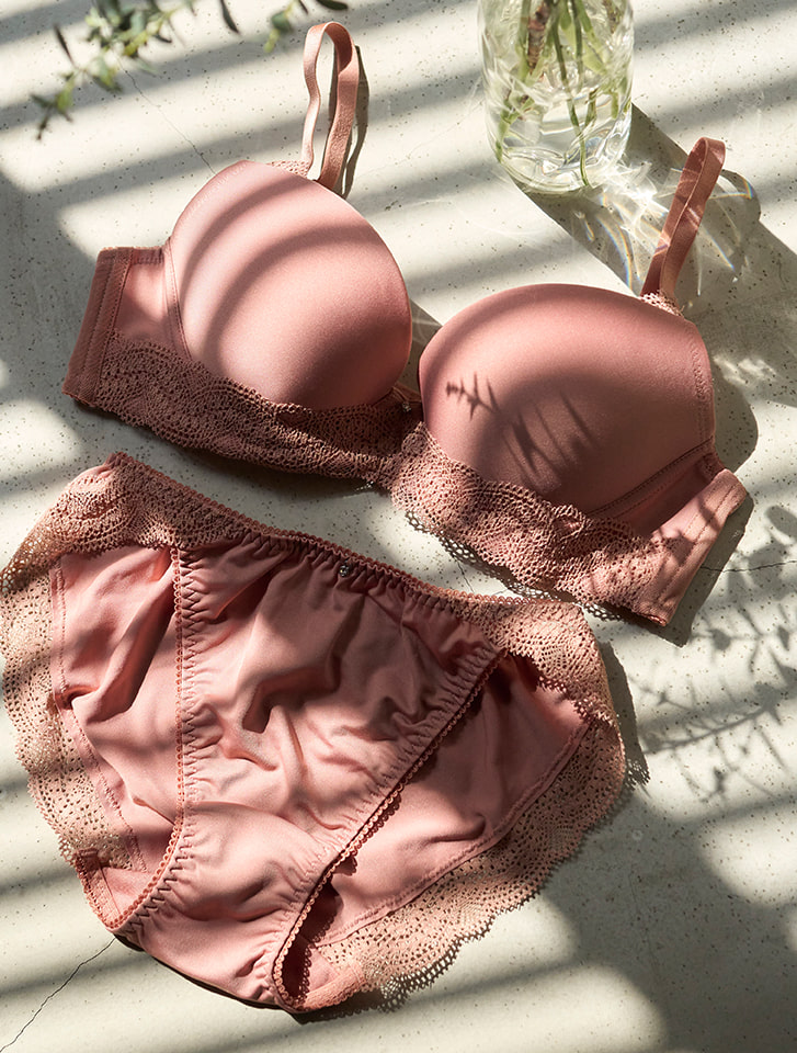 izumi BODY LABO 丸胸つるんとブラ＆ショーツセット | 人気レディース