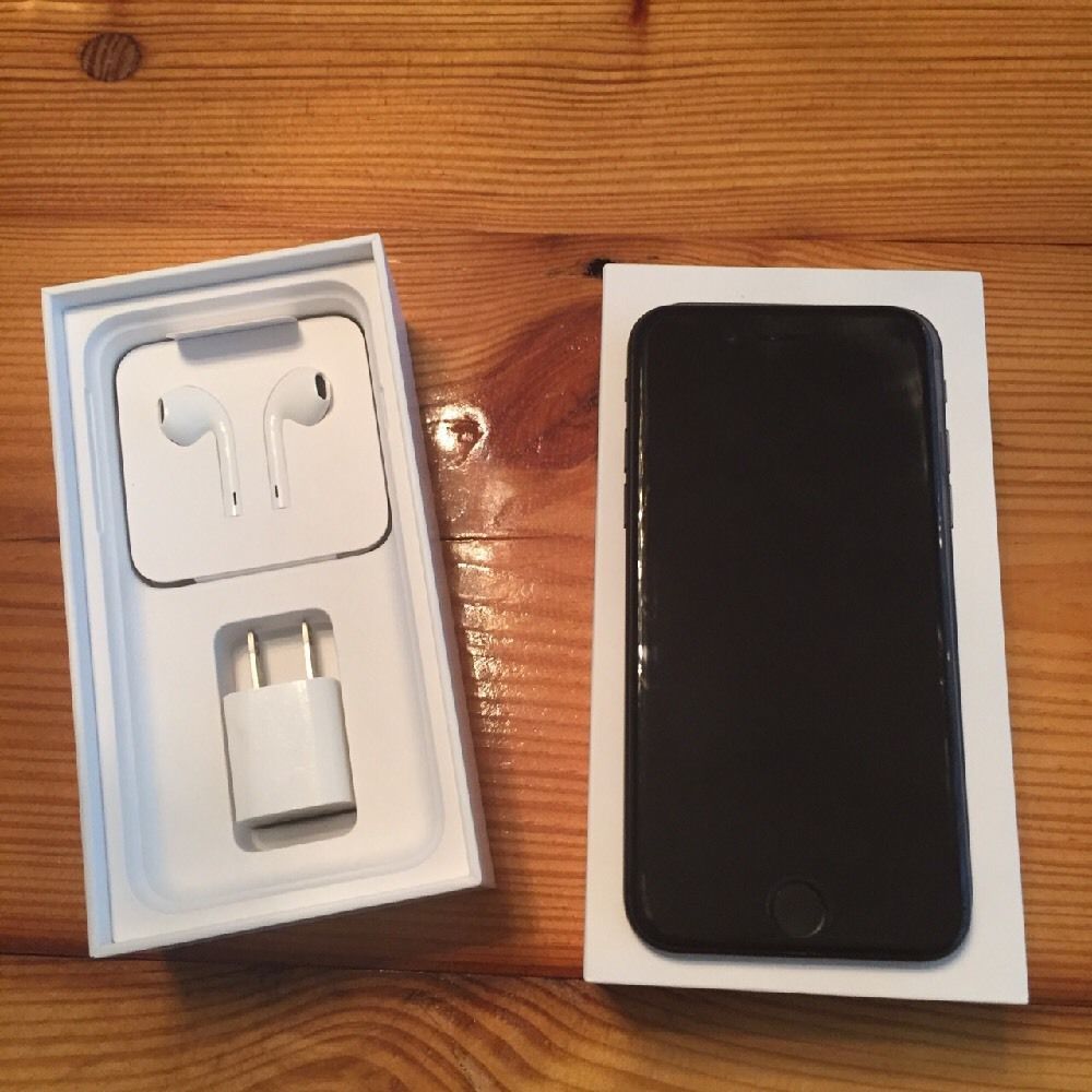 Silver Apple Iphone 7 Plus 256gb Factory Unlock at best price in