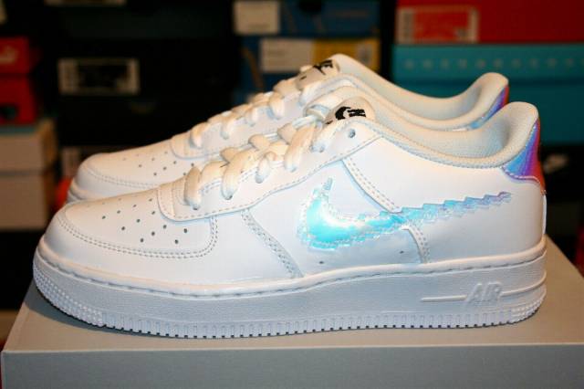 AUTHENTIC NIKE AIR FORCE 1 White Iridescent Pixel CW1577 100 GS