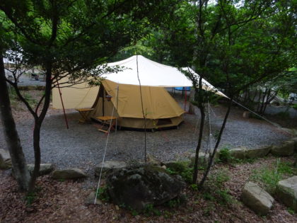 ワンポールテントを過保護張できるタープ 実際の使用画像紹介