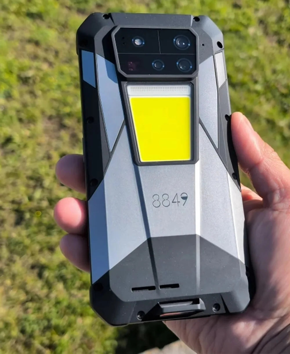TANK 4 Pro - World's First 720P Rugged Projector Phone