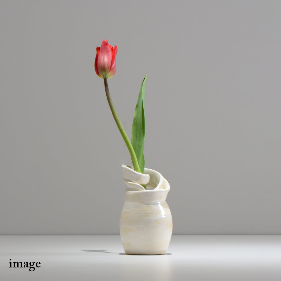 坂尾寛子 / 一輪挿し / saka_ichi01 / 口径約 φ3cm / 花瓶 – ハチラボ