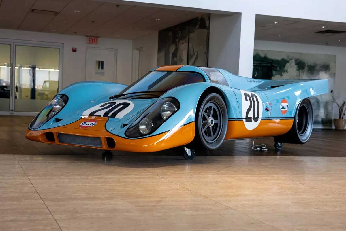 ポルシェ917の中にル・マンっぽいサーキット