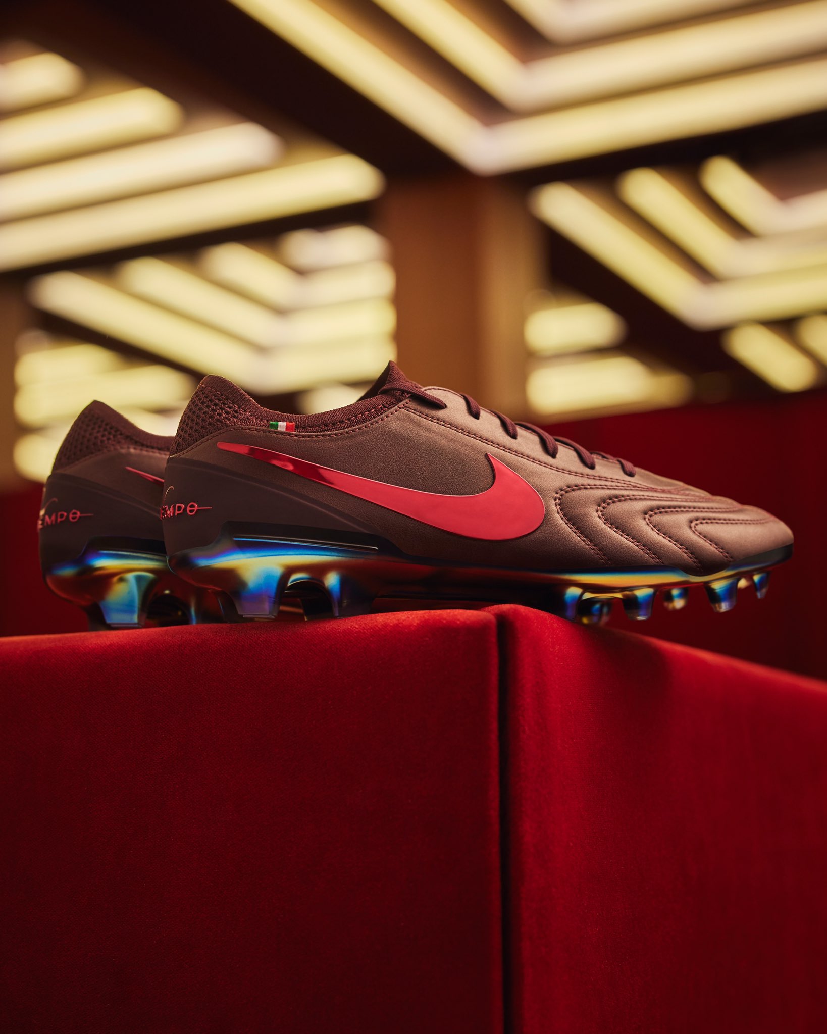 ナイキ ティエンポレジェンド10 LUXEが登場→発売開始！ - 0014のblog