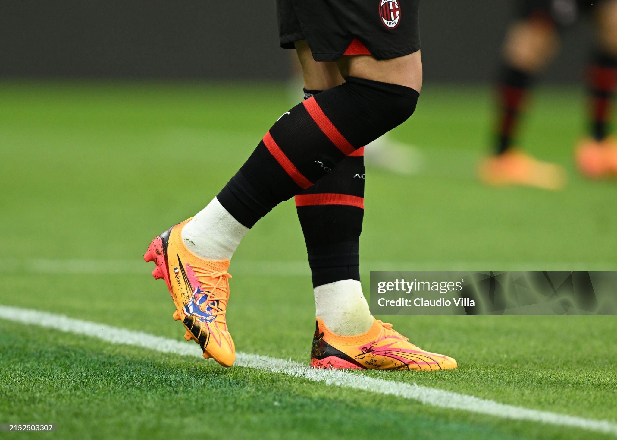 ACミラン所属 テオ・エルナンデス選手が特注スパイクを着用開始