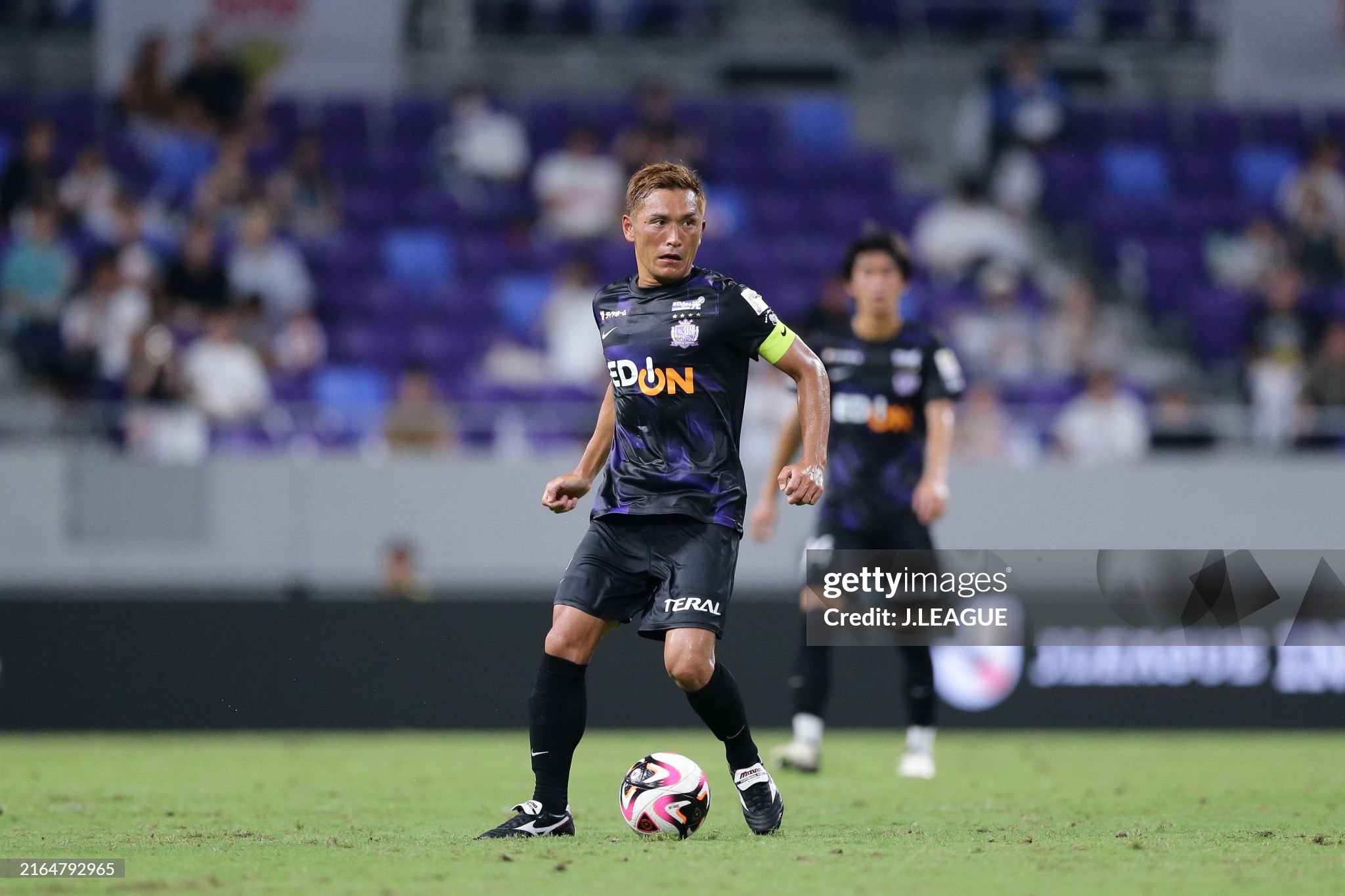 サンフレッチェ広島 青山敏弘選手が引退へ 着用スパイクをピックアップ