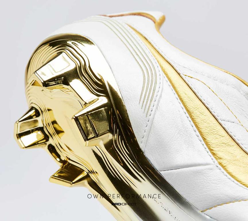 ナイキ ティエンポレジェンド7 10R ロナウジーニョモデル復刻