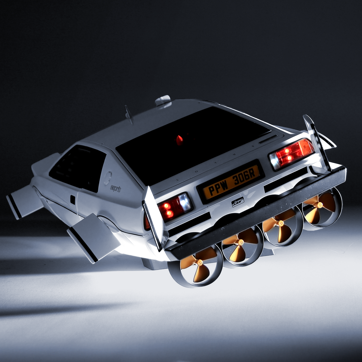 James Bond Lotus Esprit Model Kit Subscription Agora Models | 007Store