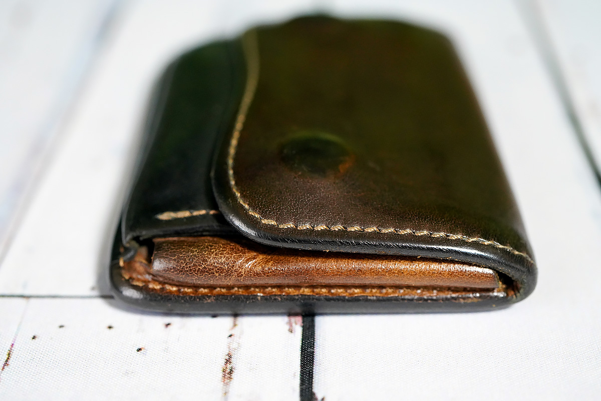 WILDSWANS のミニ財布「タング Tongue」6年モノのエイジング感