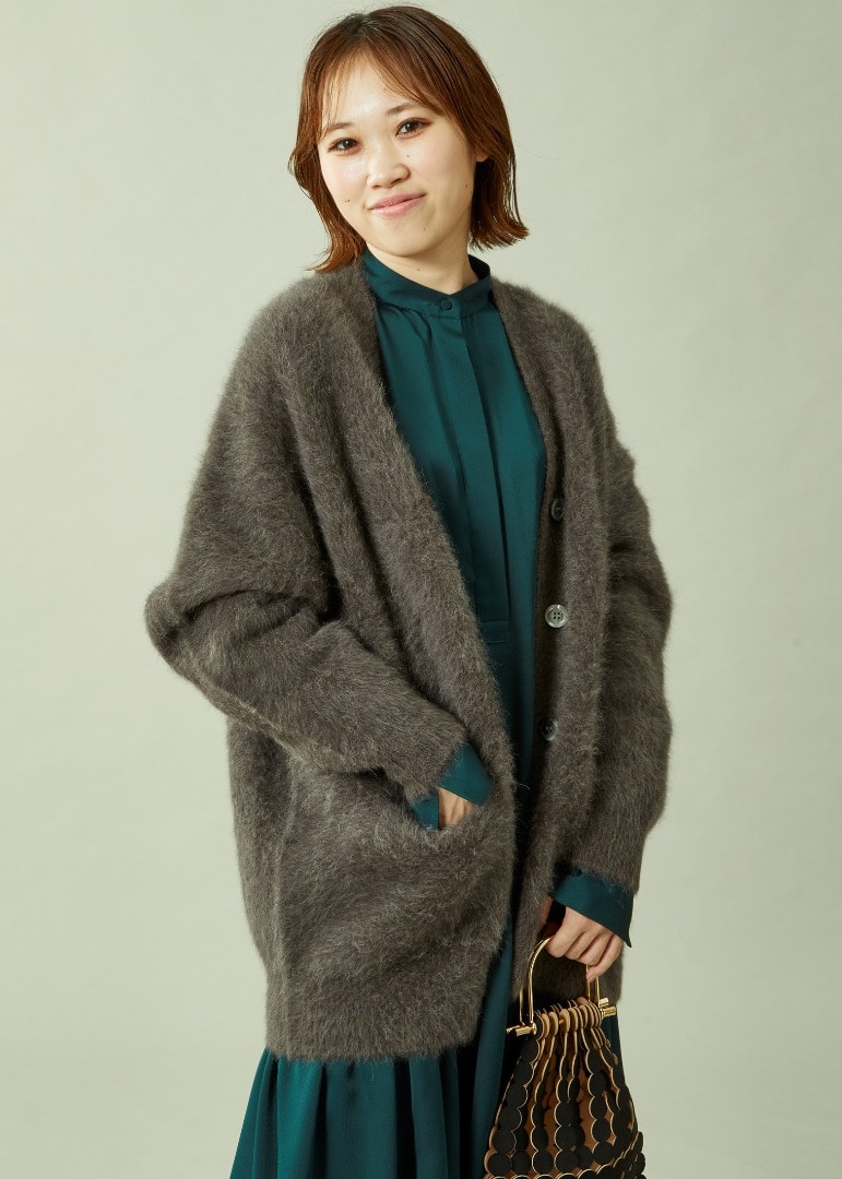 柔らかな温もりに包まれる プルミエ アロンディスモンの名品ニット