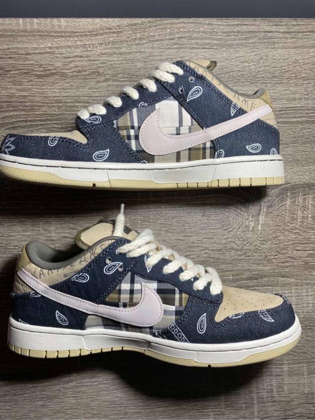 Travis Scott x Nike SB Dunk Low | Kixify Marketplace