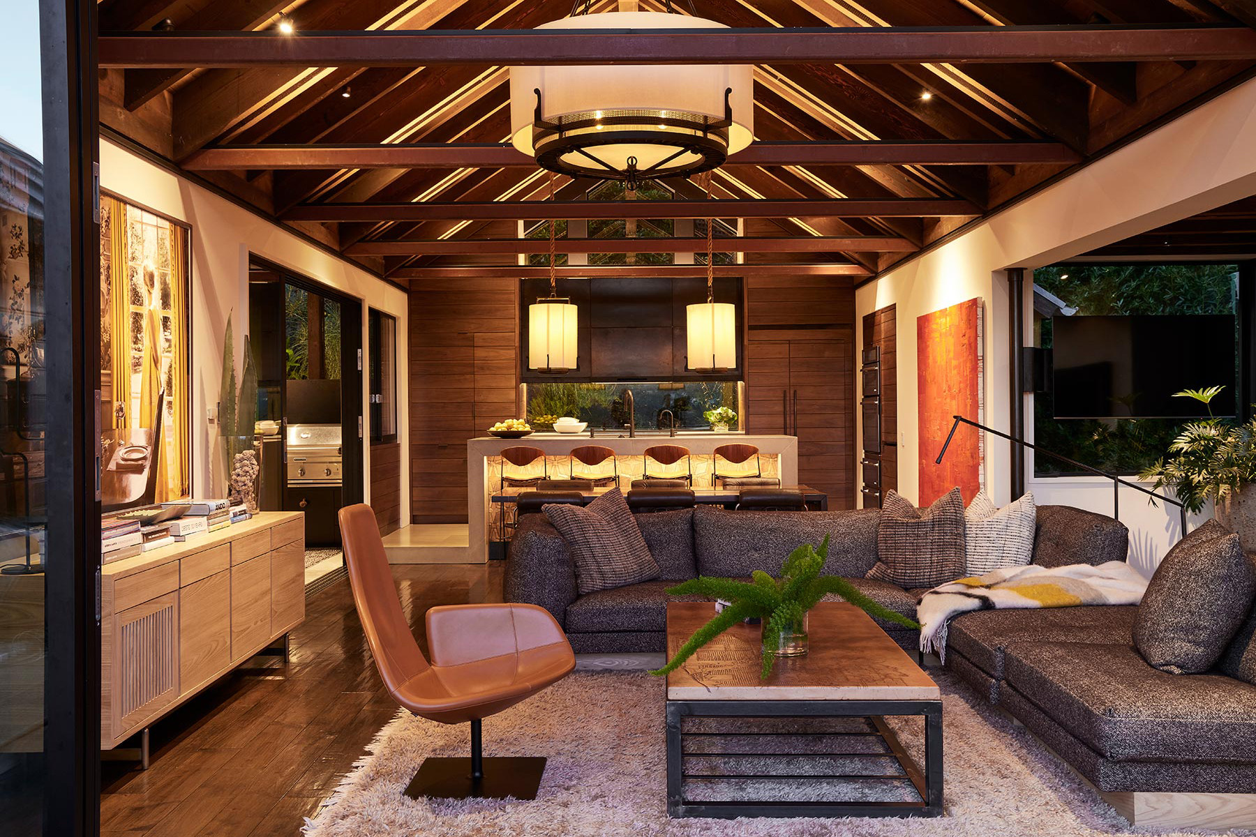 The Hillside House - 10SB