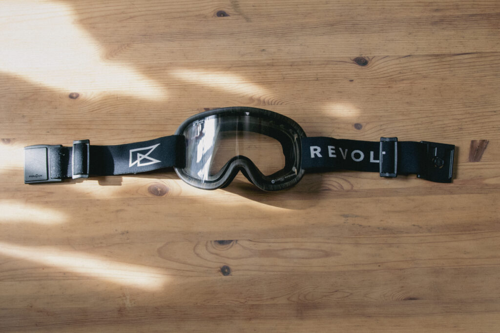 スノーボードのゴーグルは調光レンズがおすすめ┃どんなコンディション