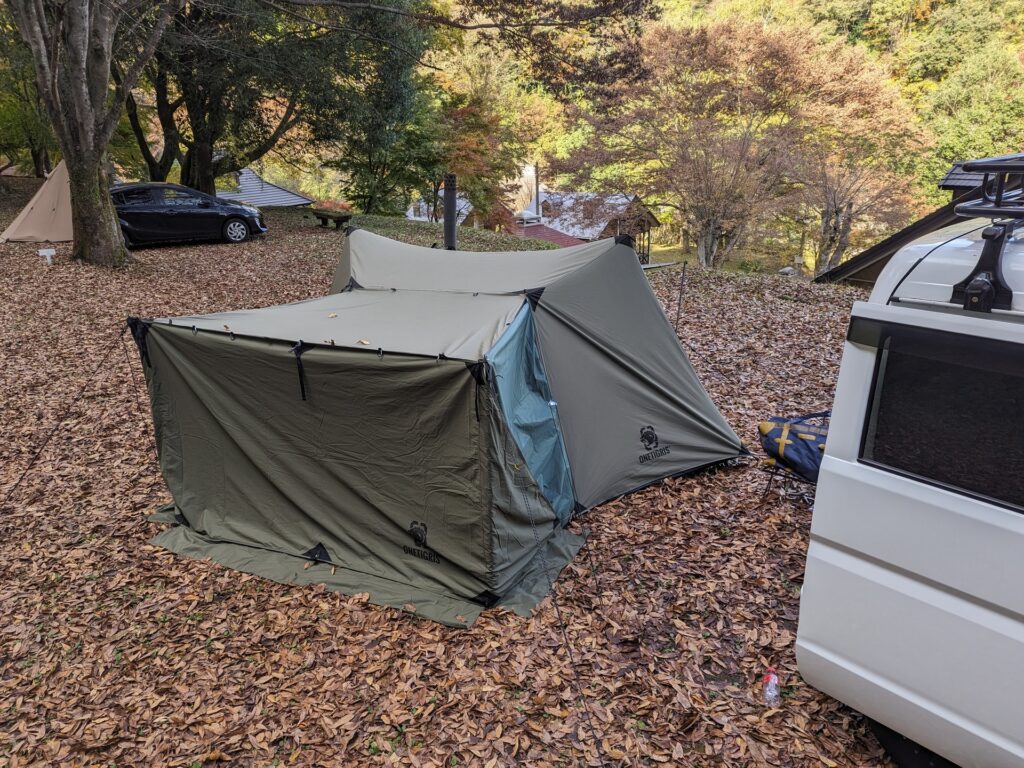 ソロホームステッドにロックシールド用の『テント前幕（焚火陣幕）』を