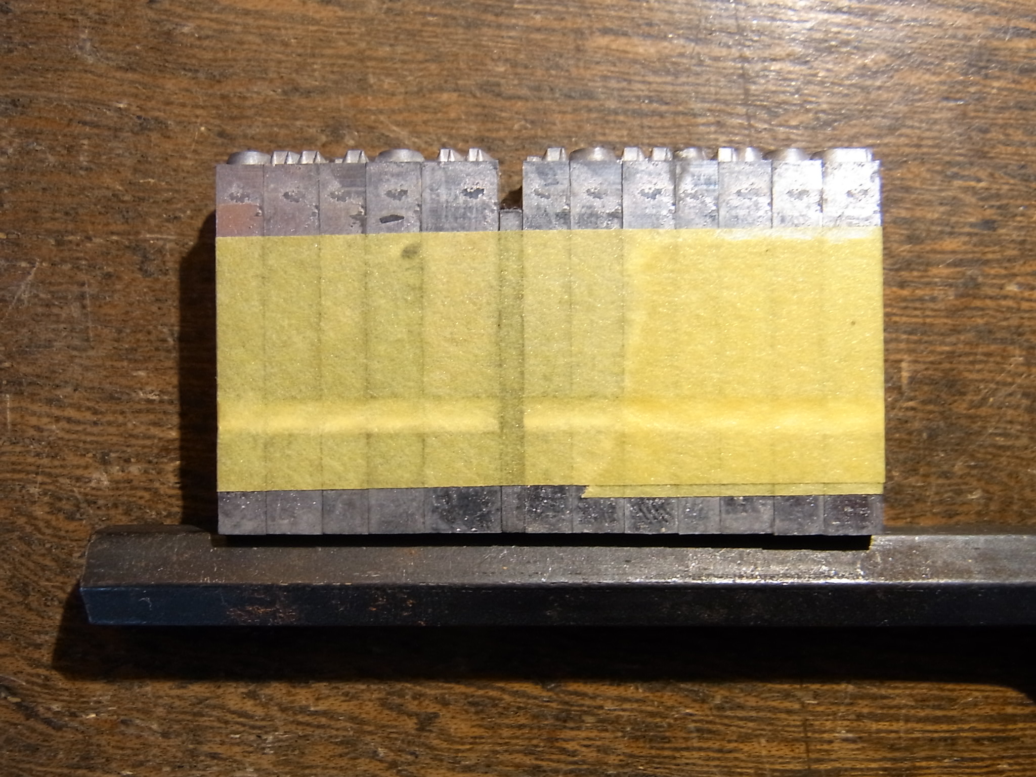 活版印刷の活字(メタルスタンプ）での刻印方法 | 26engrave(レザー