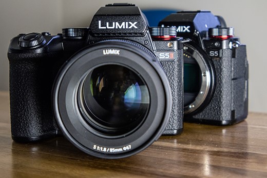 Hands on with the Panasonic Lumix DC-S5 II: DPReview | Photography