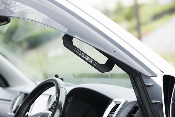 ハイエース用 ESSEX ビレット アシストグリップを販売。 カスタム