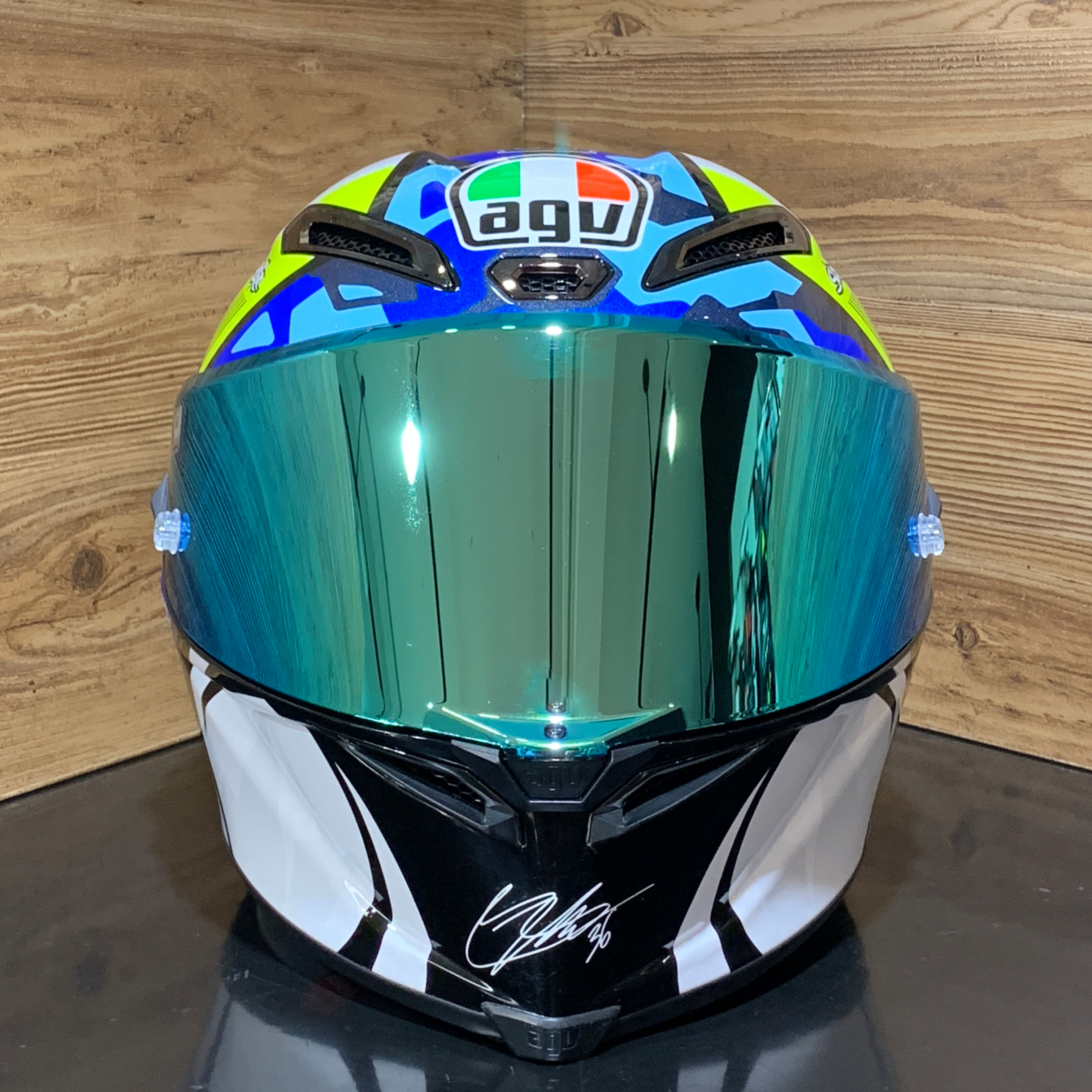 AGV・PISTA GP RR】新カラーのシールドが登場 ELETTRO VISOR