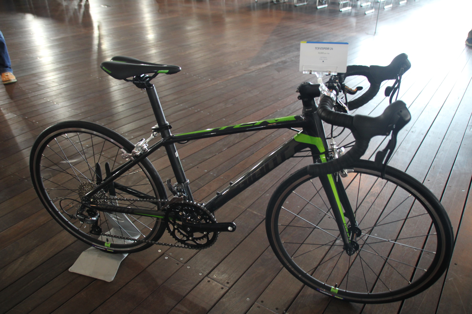 ジャイアント(GIANT) TCR ESPOIR 24(ティーシーアール エスポアール 24